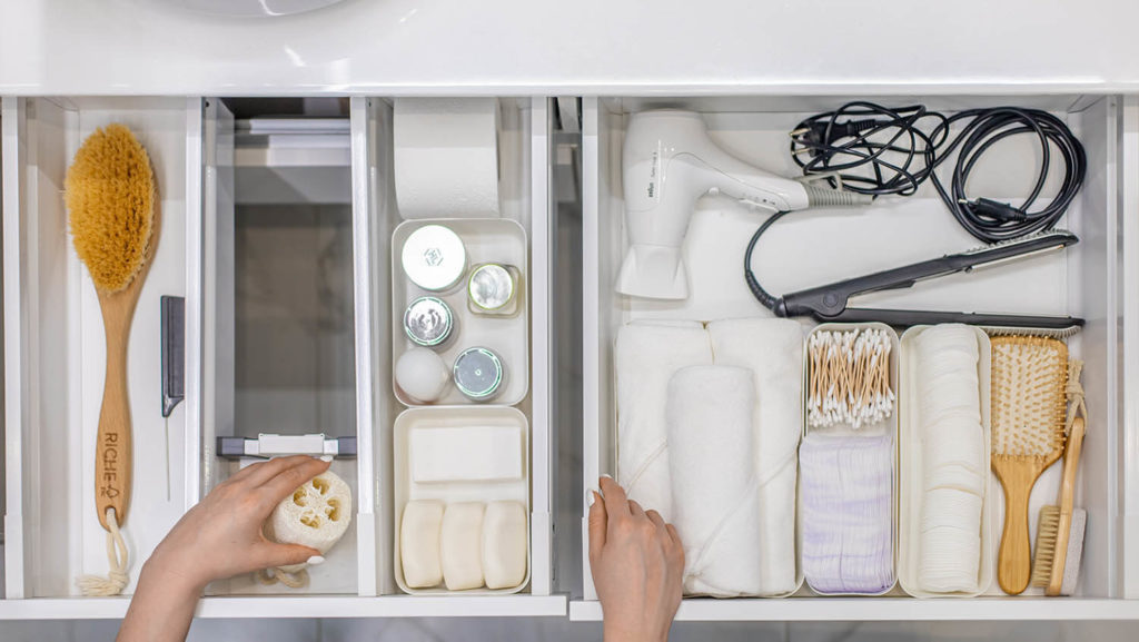 bathroom drawer storage